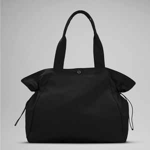 Lululemon Side Cinch Shopper’s Tote black